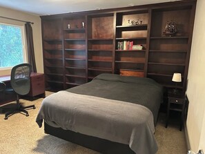 Room - Newly remodeled 2-bedroom in perfect location (Vista)
