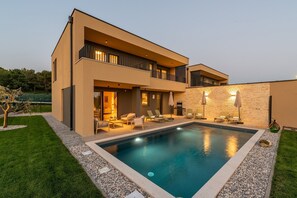 Beheizter Pool