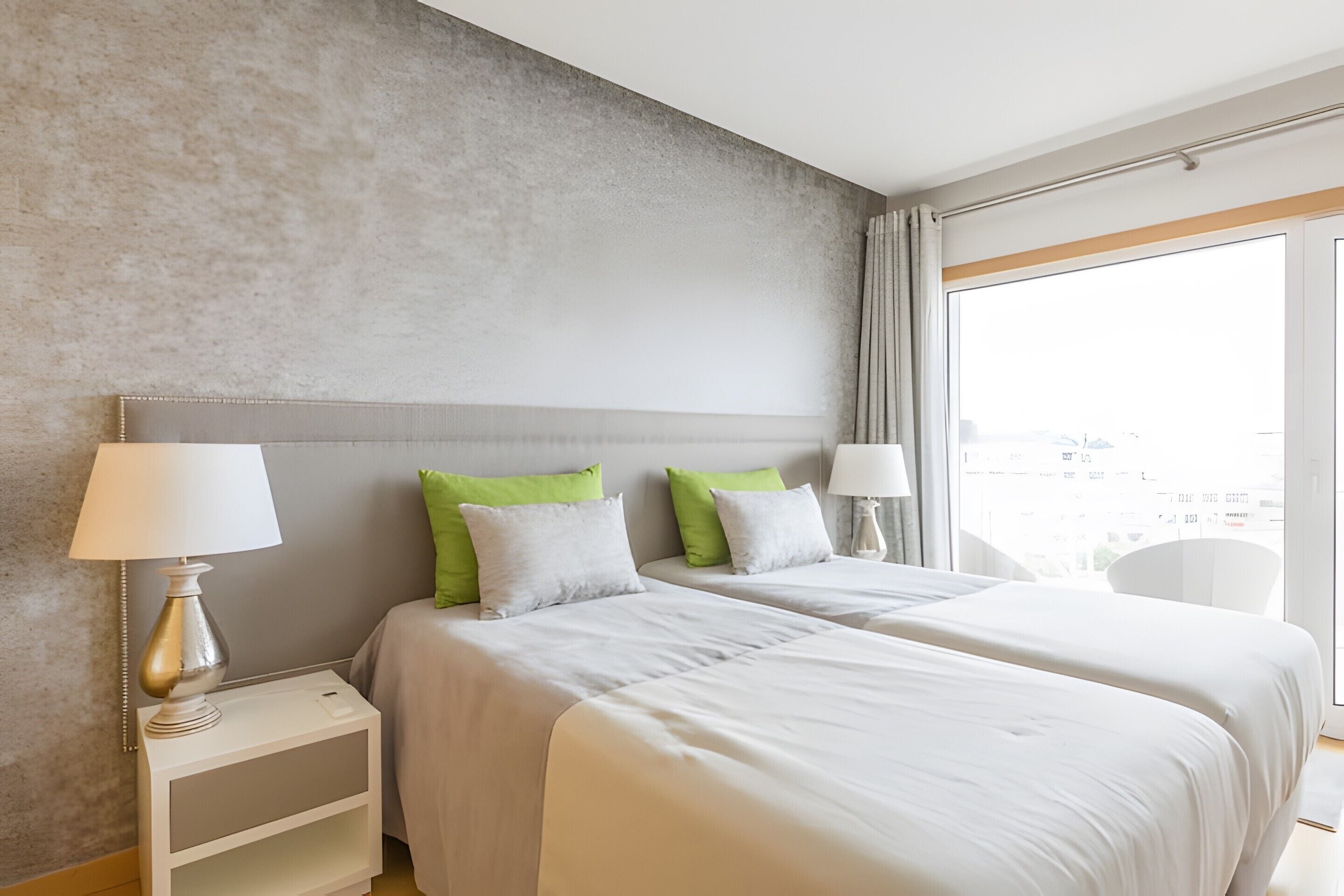 WiFi, bed sheets