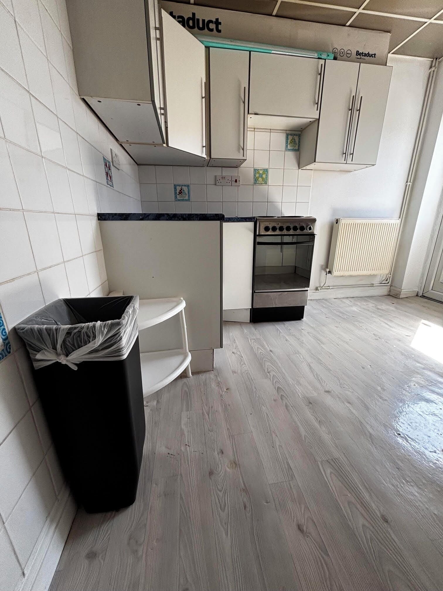 Interior. Stylisg retreat with private entrance, minutes from blue water.Free parking
