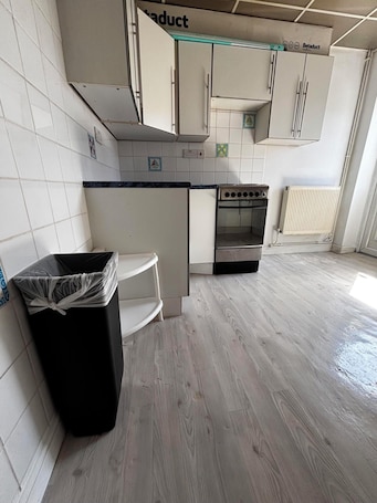 Interior. Stylisg retreat with private entrance, minutes from blue water.Free parking