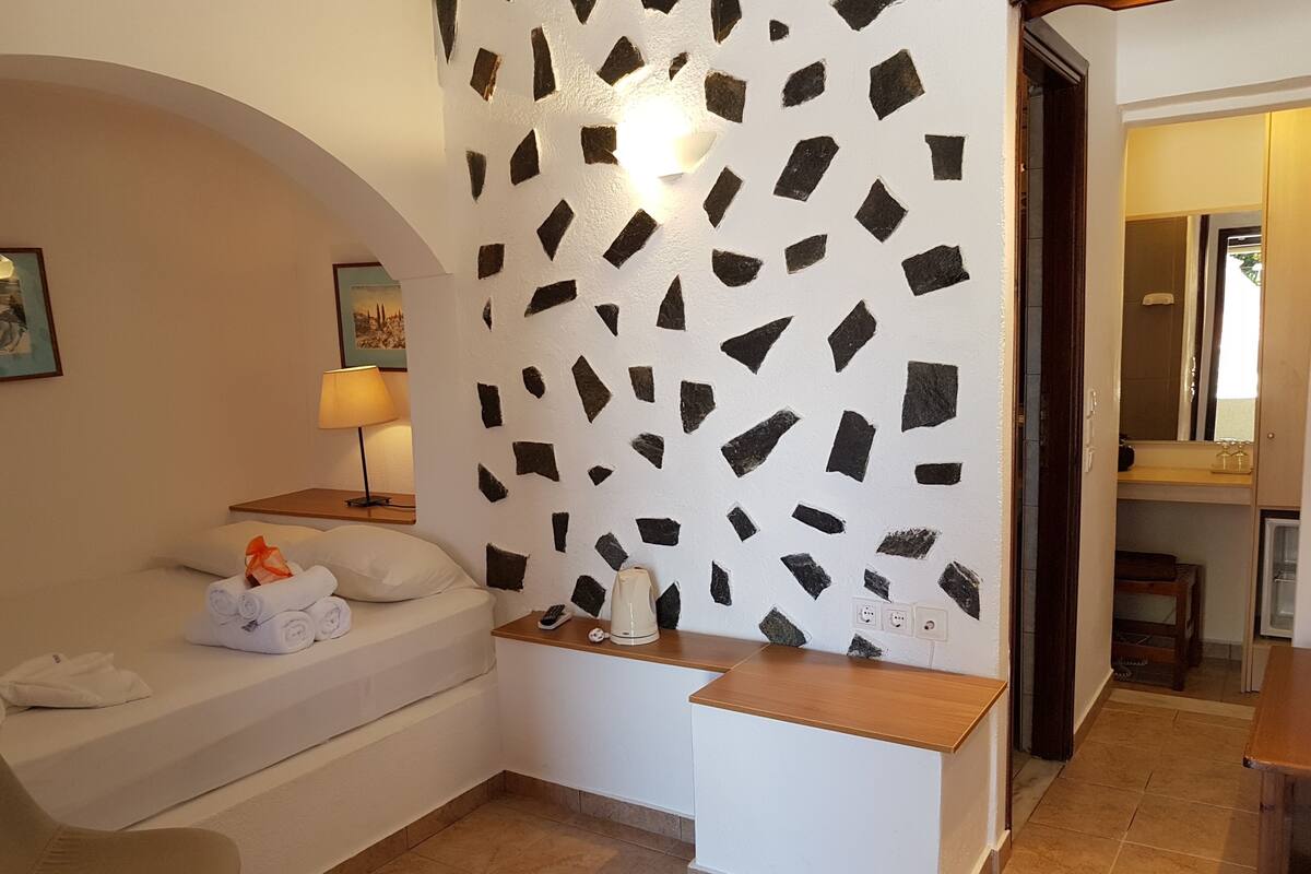 Double Room, Balcony, Pool View | Laptop workspace, iron/ironing board, free WiFi