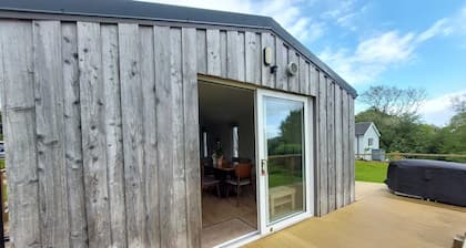 Modern stylish Irish countryside retreat in Tipperary suitable for 2-4 people