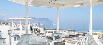 Onira Luxury Rooftop