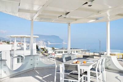 Onira Luxury Rooftop