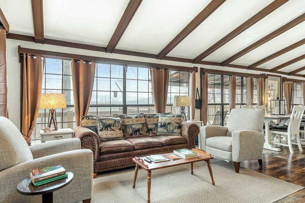 TV, offices