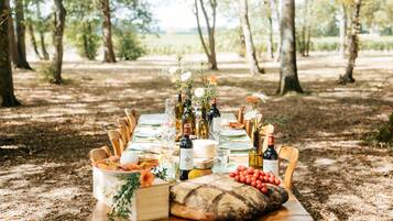 Outdoor dining