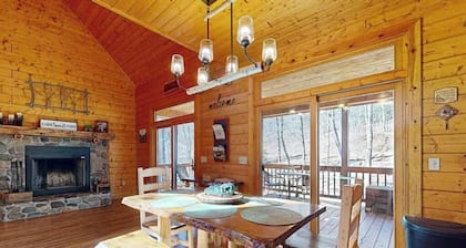 Charming Home in Topton with Creek views and High Speed Internet