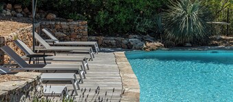Villa in Carqueiranne, 5 bedrooms, 5 bathrooms, heated pool, air conditioning. Beach 2.5km away