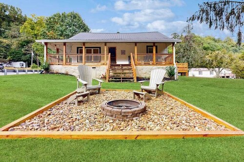 Serene Creekfront House Escape: Relax, Fish, and Unwind