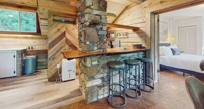 Scenic cabins with fireplaces, children's items, W/D - dog-friendly