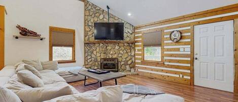TV, fireplace