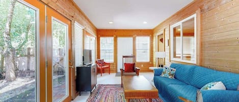 TV, DVD player, offices