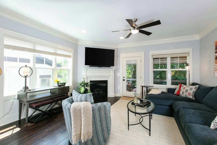 Charming Home With Screened Porch, Private Yard, Fireplace, & Fast Wifi - Black Mountain, NC