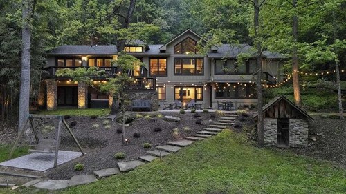 21-acre multi-home escape with hot tub, hiking trails & waterfalls