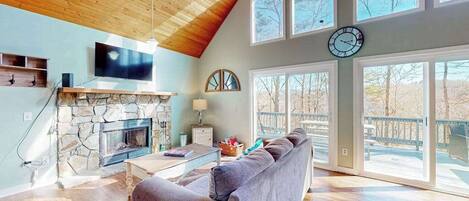 TV, fireplace