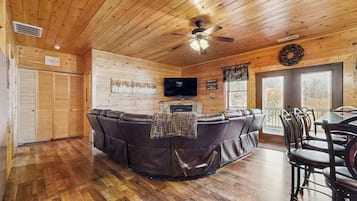TV, fireplace, offices