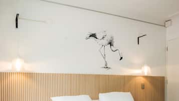 Apartment, 2 Bedrooms | Desk, laptop workspace, WiFi (free)