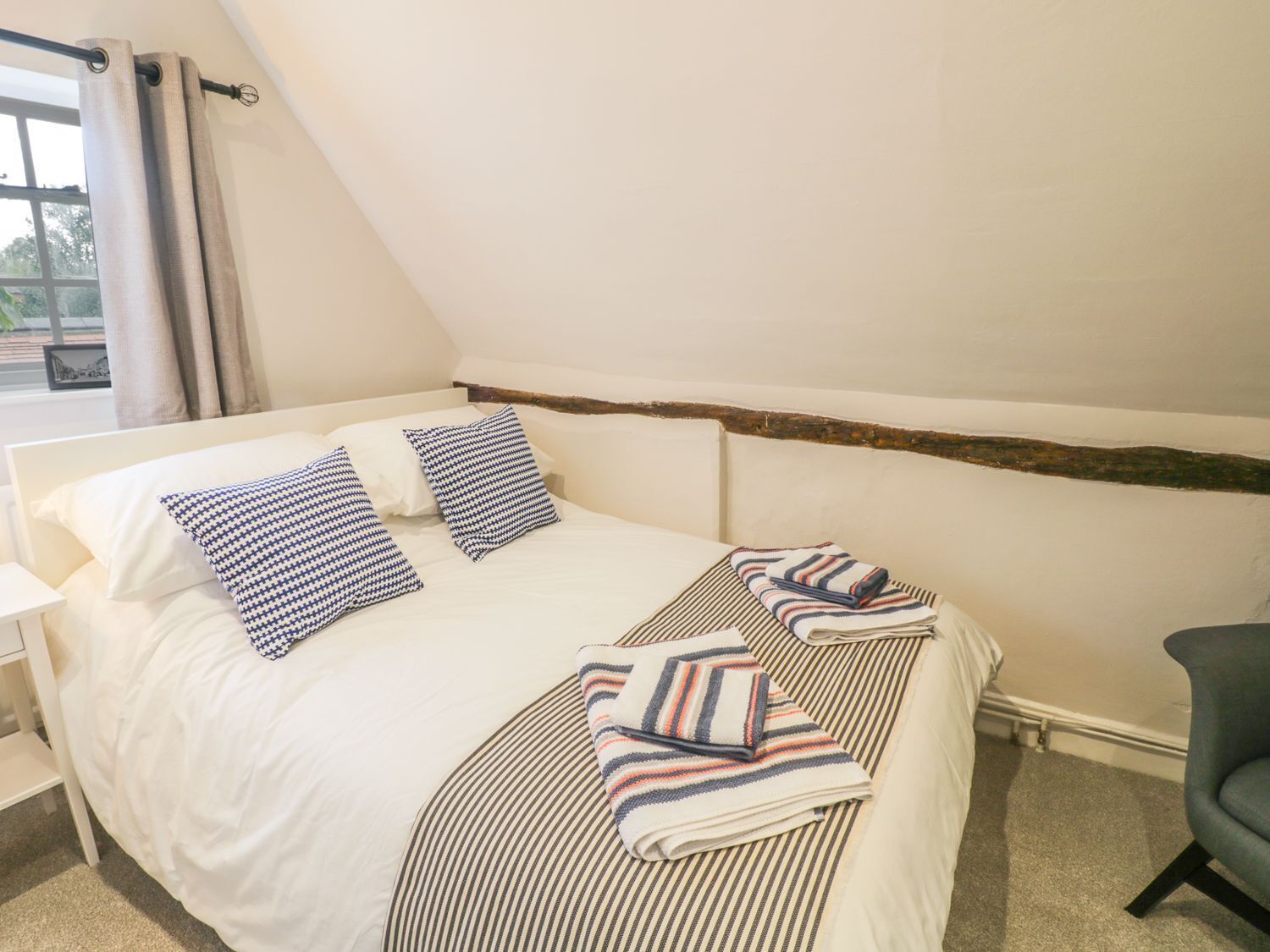 2 slaapkamers, gratis wifi, individueel gedecoreerd