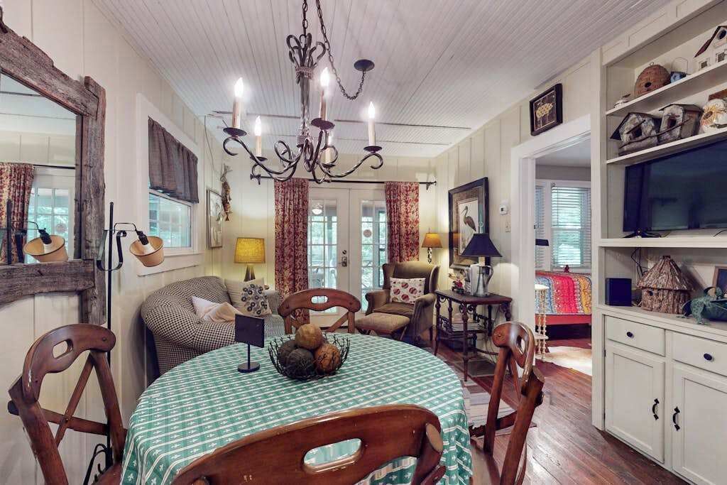Updated Home Near Black Mountain With Screened Porch, Wifi - Black Mountain, NC