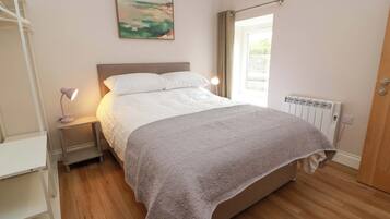 2 bedrooms, individually decorated, individually furnished, free WiFi