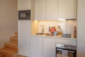 Private kitchen - 4. Deluxe Suite (Garden View) (Porto)