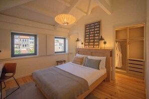 Room - 4. Deluxe Suite (Garden View) (Porto)