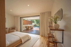 Room - 1. Presidential Garden Suite with Private Pool (Porto)