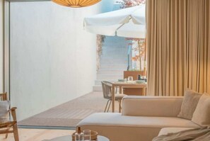Living area - 1. Presidential Garden Suite with Private Pool (Porto)