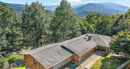 Cozy Mountain Hideaway