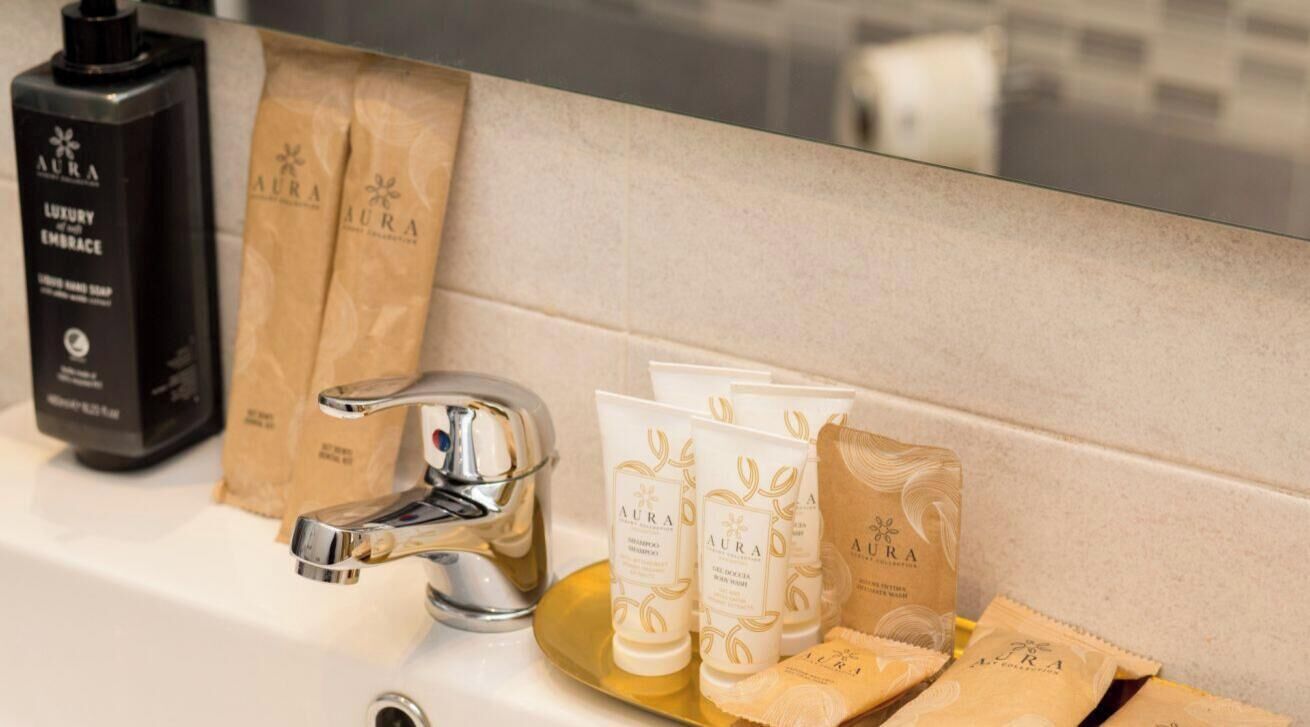Dusche, Bidet, Handtücher, Shampoo