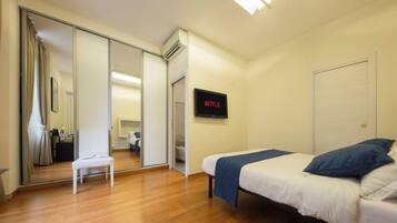 2 Schlafzimmer, Zimmersafe, Bügeleisen/Bügelbrett