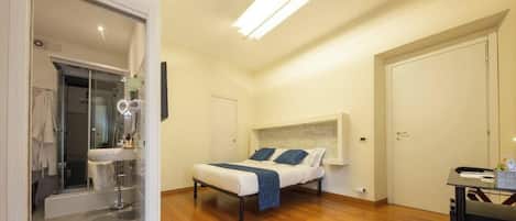 In-room safe, iron/ironing board