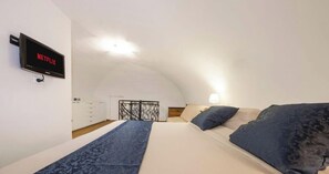 Zimmersafe, Bügeleisen/Bügelbrett