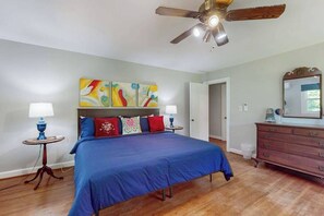 Desk, iron/ironing board, WiFi, bed sheets - Dog-friendly Nature Retreat with Deck, Covered Patio and Open Spaces (Brevard)