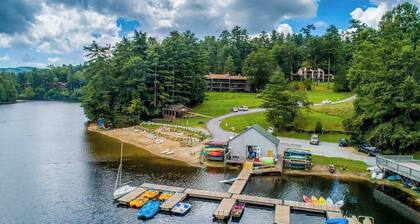 Mountain Escape in Sapphire | Resort Amenities, Waterfalls & Outdoor Adventure