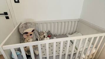 2 bedrooms, in-room safe, desk, iron/ironing board