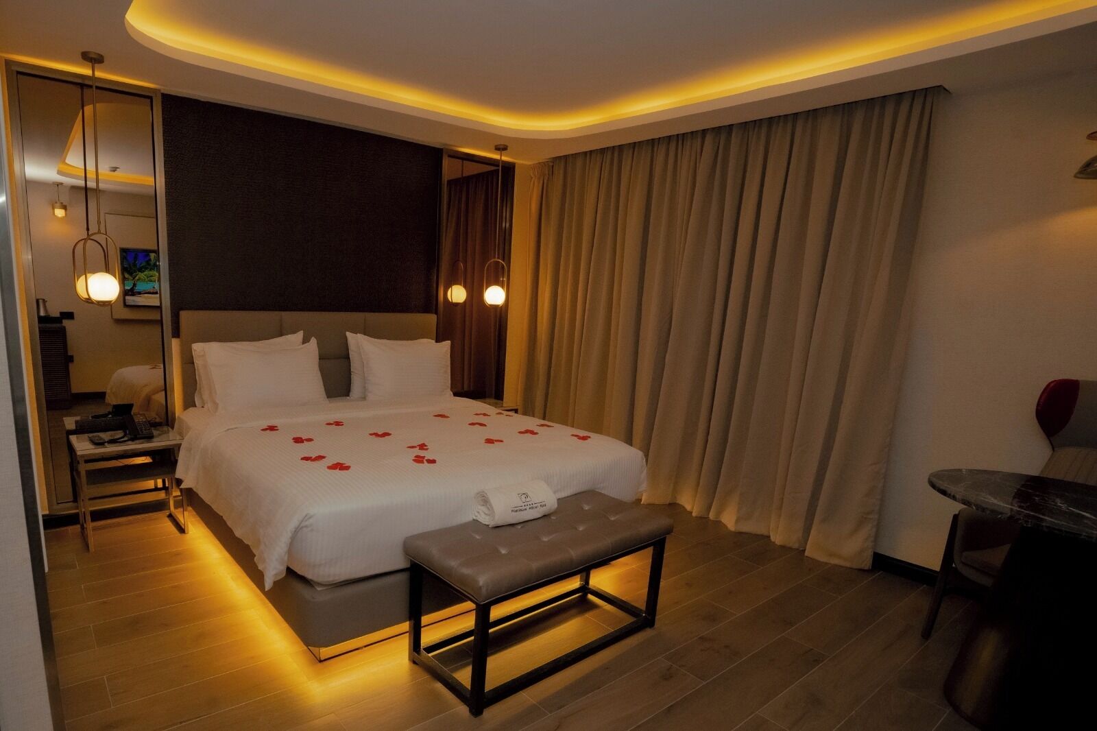 In-room safe, desk, laptop workspace, soundproofing