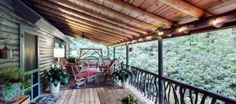 Dog-Friendly with Hot Tub & Fire Pit Overlooking Golf Course at Lake Toxaway