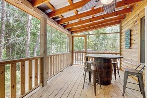 Outdoor dining - The Shepherd’s House (Murphy)