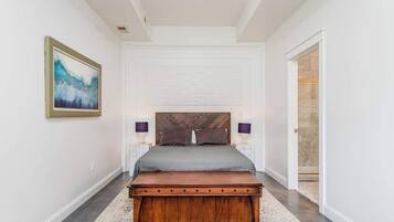 Iron/ironing board, travel crib, WiFi, bed sheets