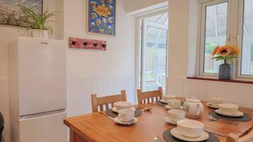 Cottage | Dining
