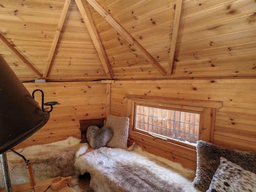 Lake View Shepherds Hut