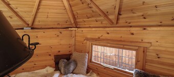 Lake View Shepherds Hut
