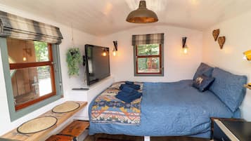 1 habitación, decoración personalizada y muebles diferentes