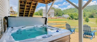 Blue Ridge farmhouse with amazing mountain view, hot tub, firepit & decks