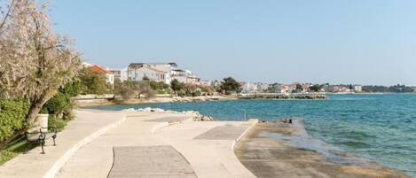 Apartment (One bedroom with sea view) | Beach