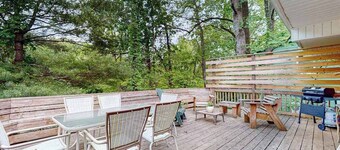Charming Dog-Friendly home with Full Kitchen, A/C and Access to Community Amenit