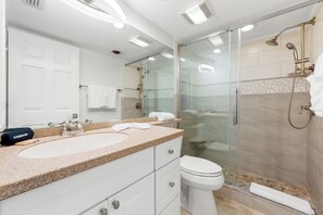 Bathroom - Spacious Condo at Gulf & Bay Club on Siesta Key! (Siesta Key)