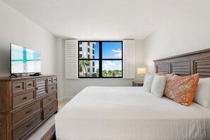 Iron/ironing board, free WiFi, bed sheets - Spacious Condo at Gulf & Bay Club on Siesta Key! (Siesta Key)